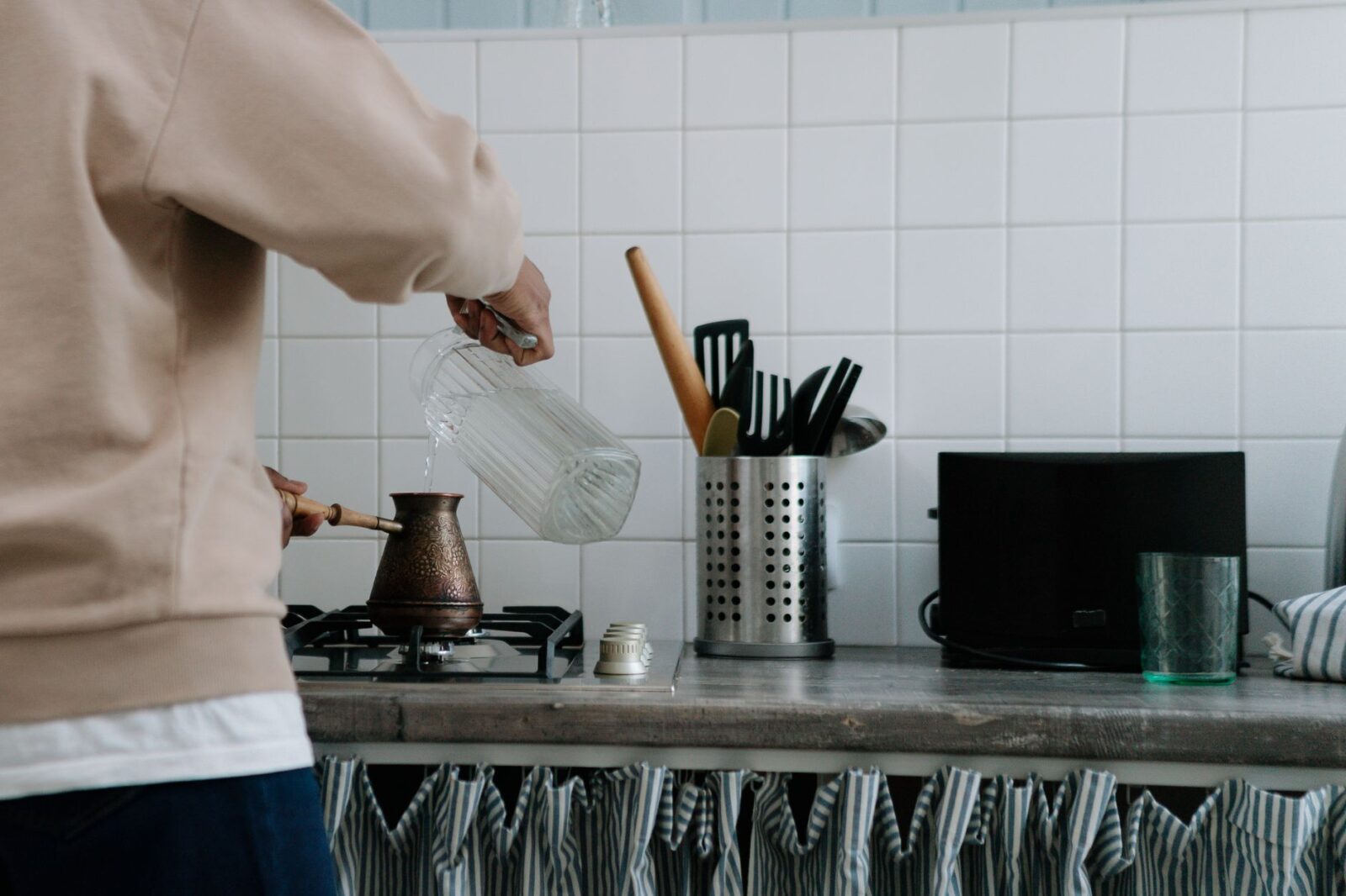 Arbeitsplatte Küche: Wasserfilter richtig platzieren und integrieren